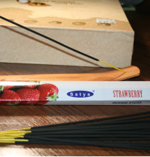 Strawberry. Полуниця, Satya
